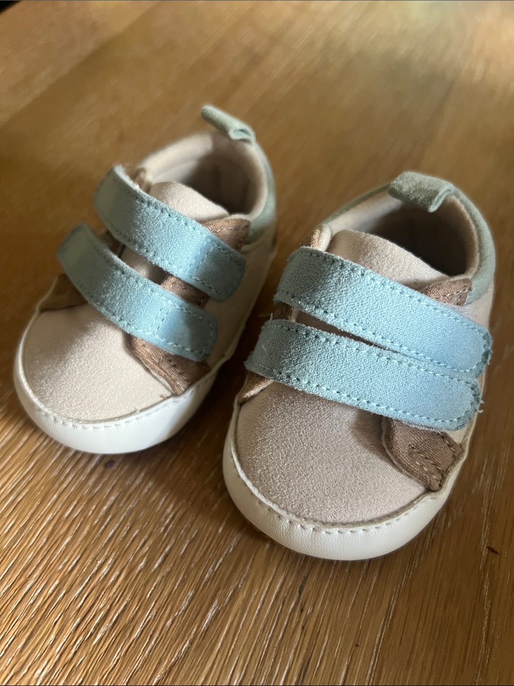🩵🍼NWT CARTER BABY VELCRO SHOES 0-3M🍼🩵